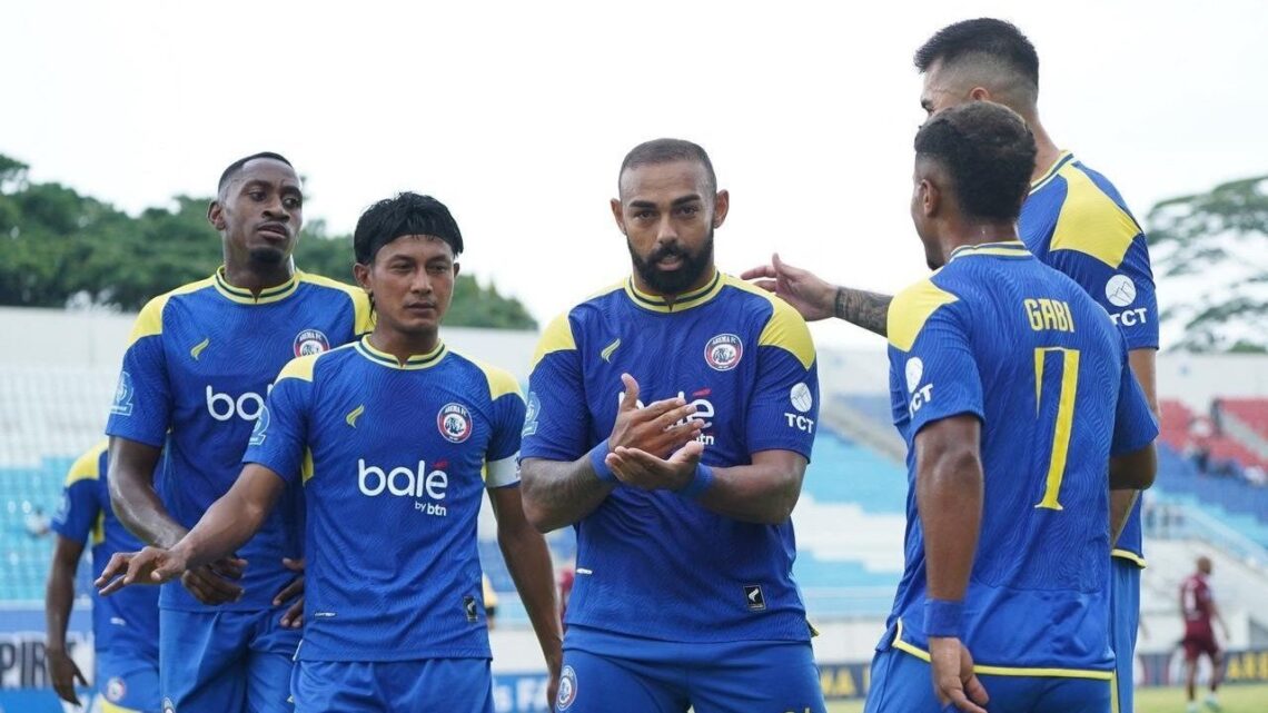 Arema FC vs PSM Makassar